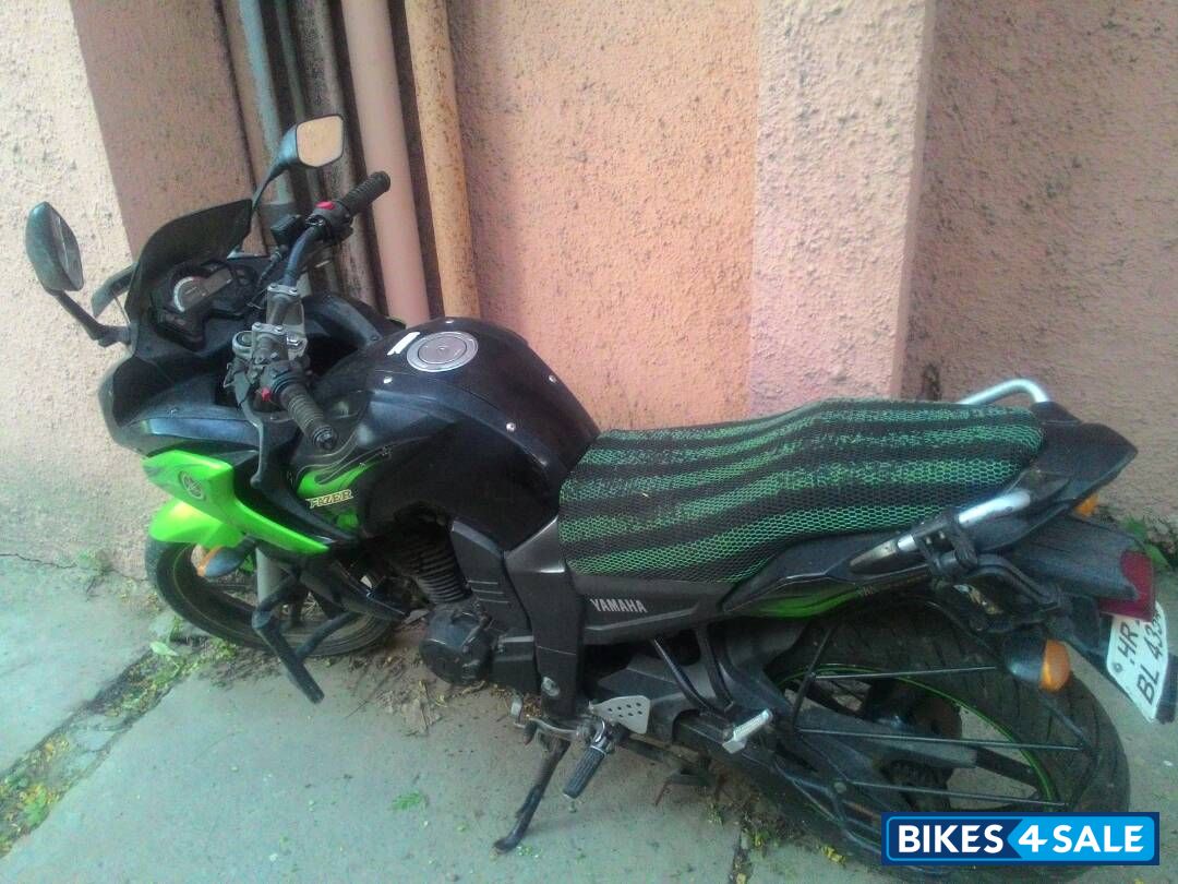 Green Black Yamaha Fazer