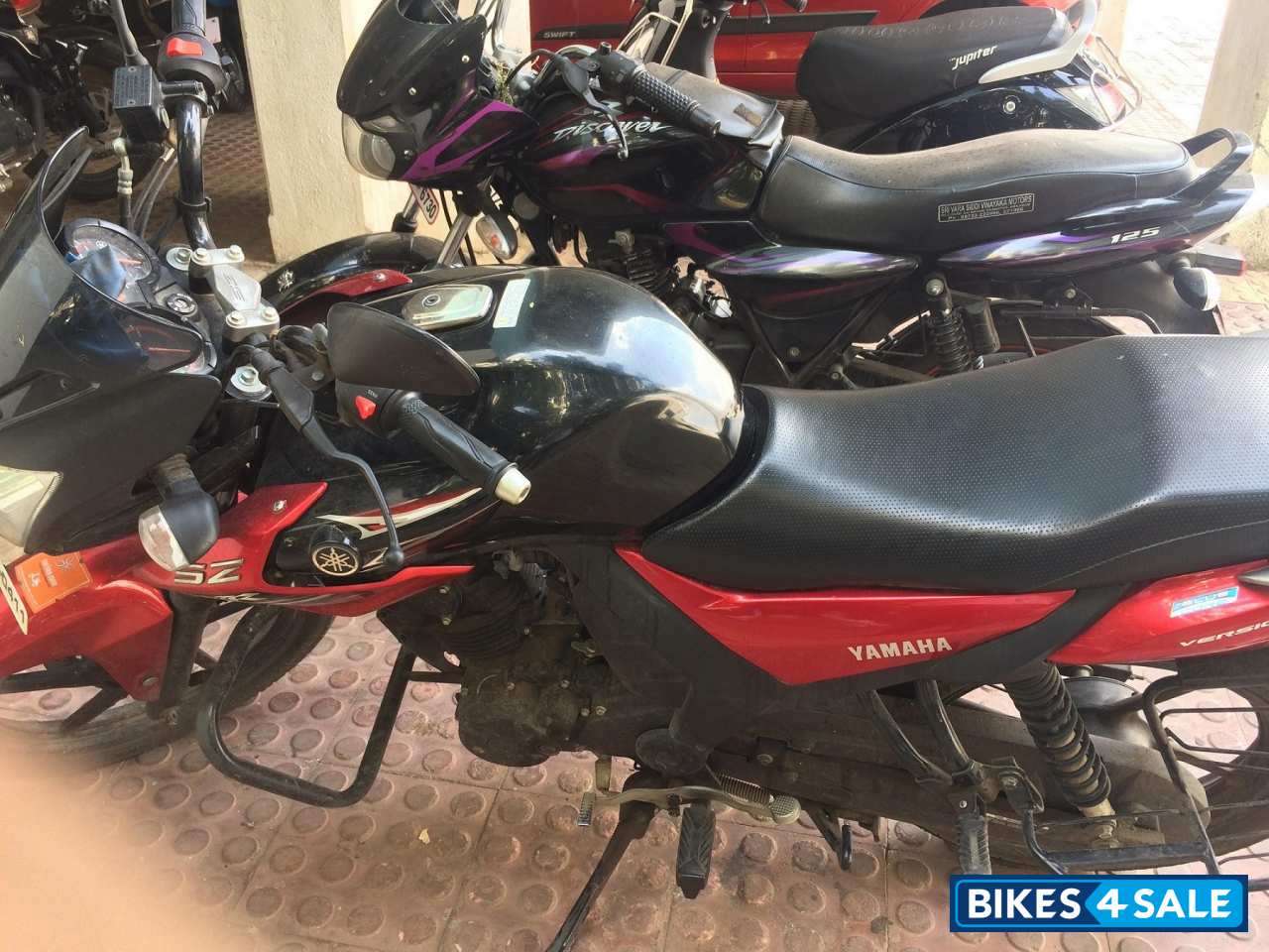 Black And Red Yamaha SZ-RR V2