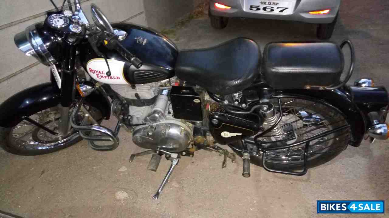 Black Royal Enfield Classic 350