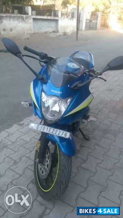 Blue Suzuki Gixxer SF