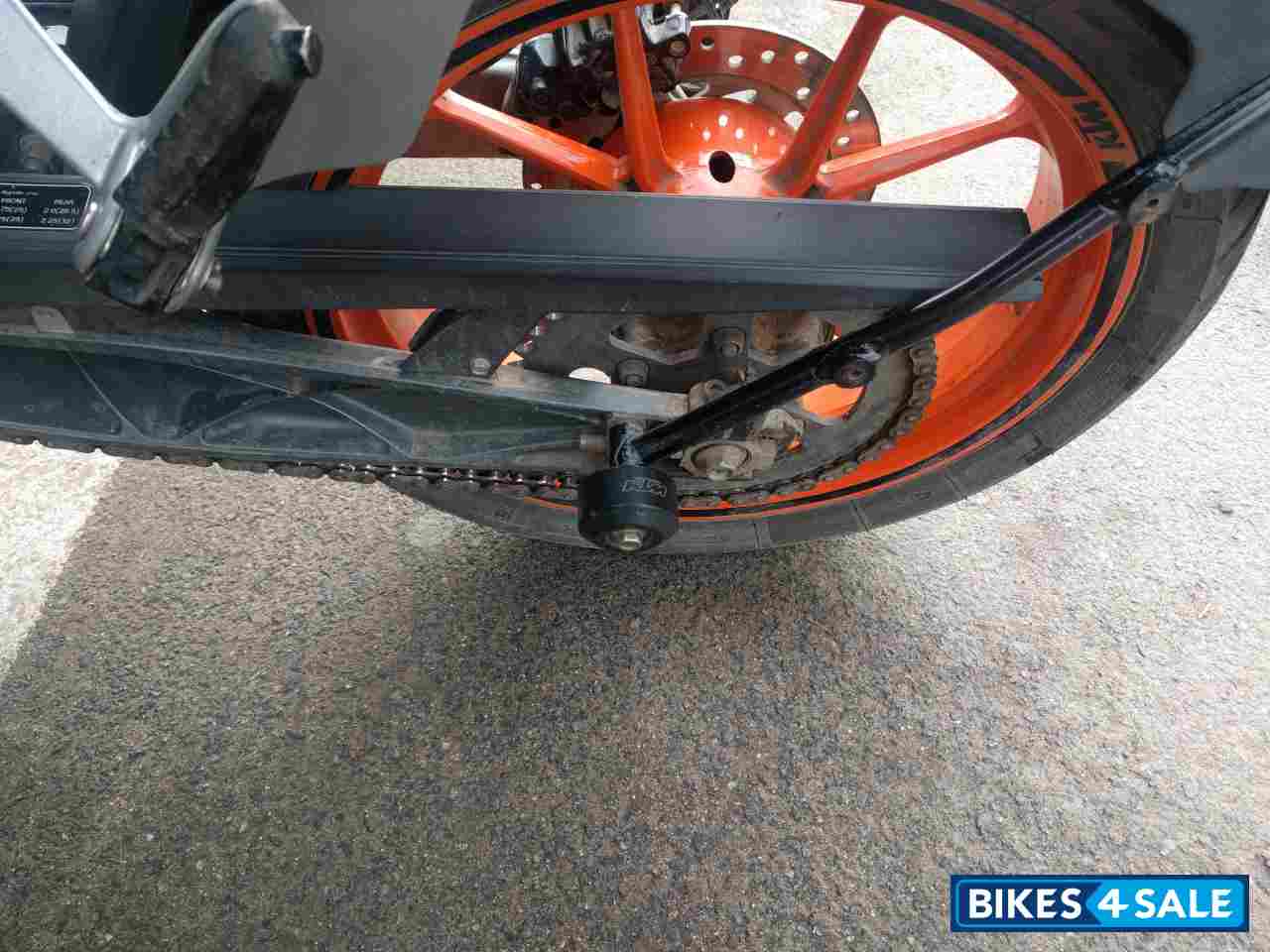 Black KTM Duke 390 Black KTM Duke 390