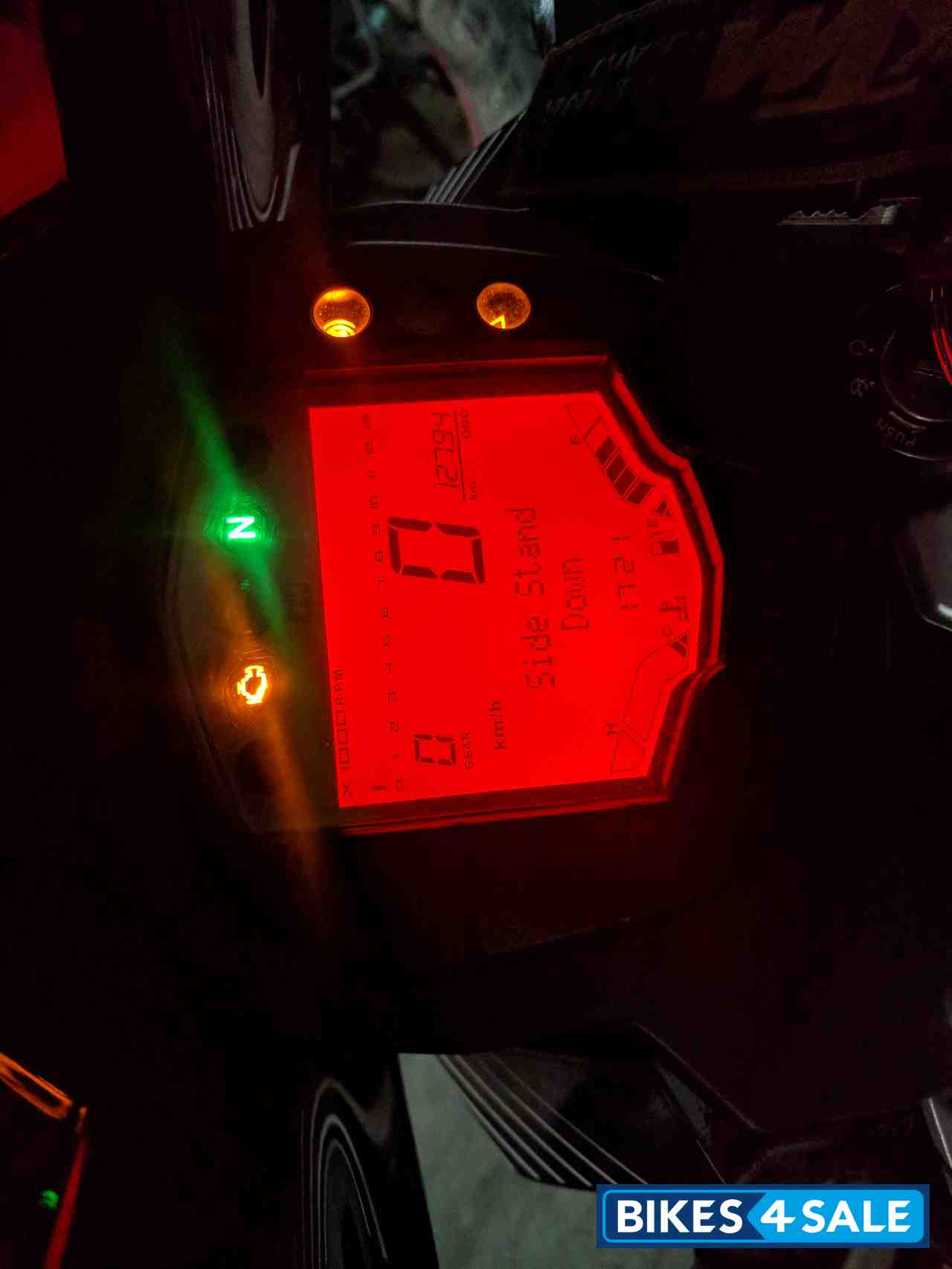 Black KTM Duke 390 Black KTM Duke 390