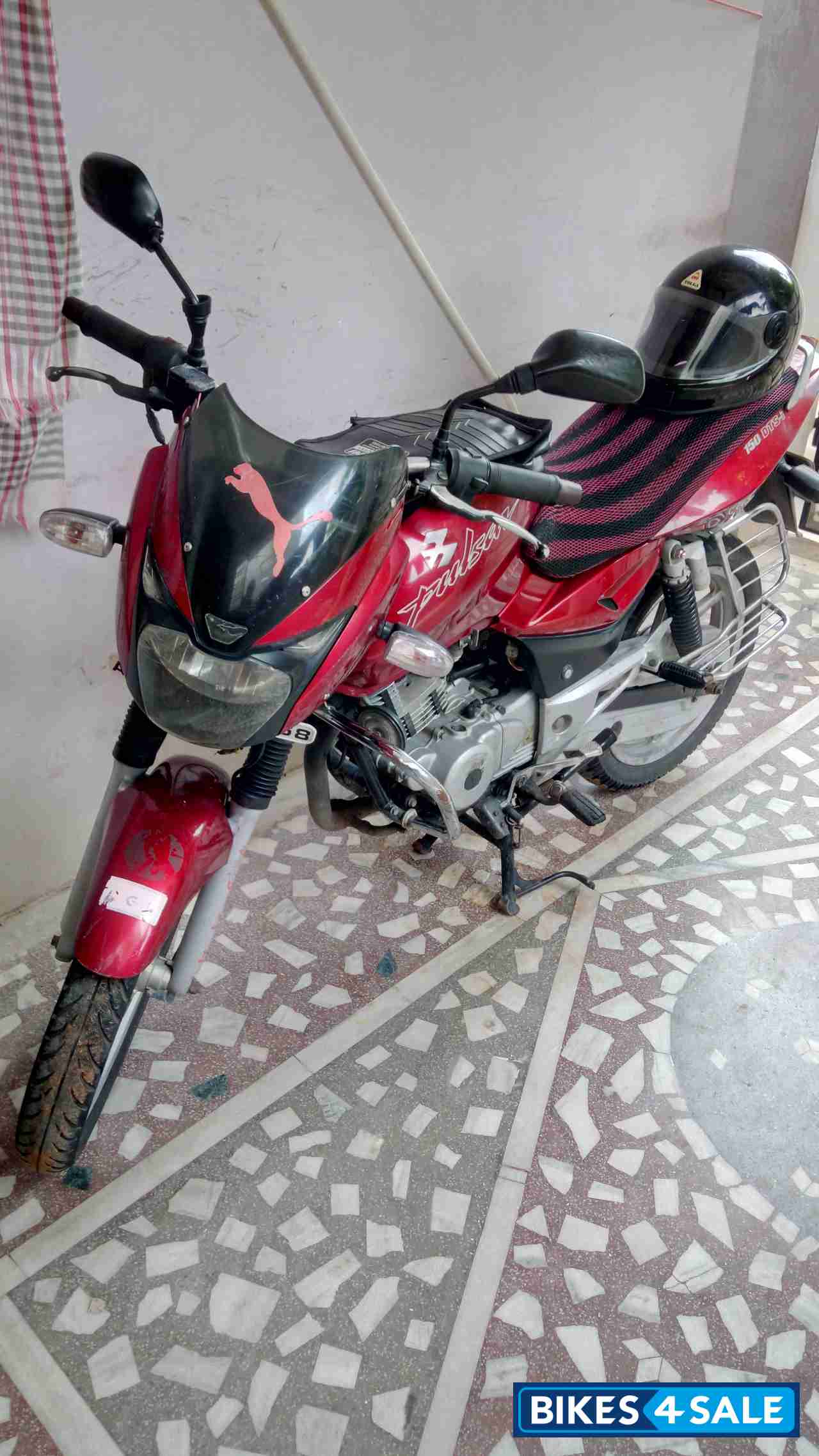 Red Bajaj Pulsar 150 DTSi