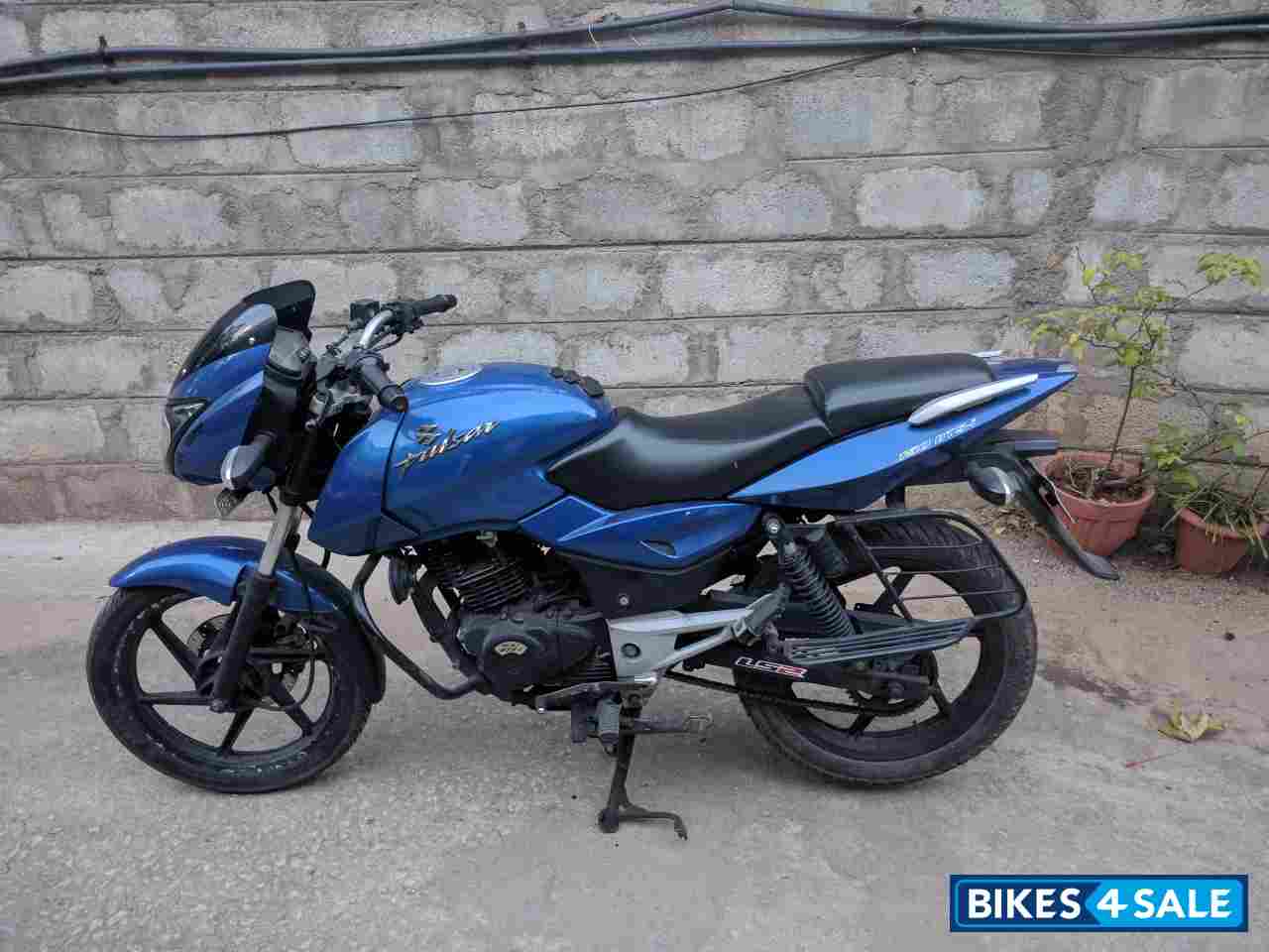 Blue Bajaj Pulsar 150 DTSi