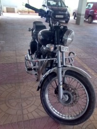 Black Royal Enfield Bullet Electra Twinspark