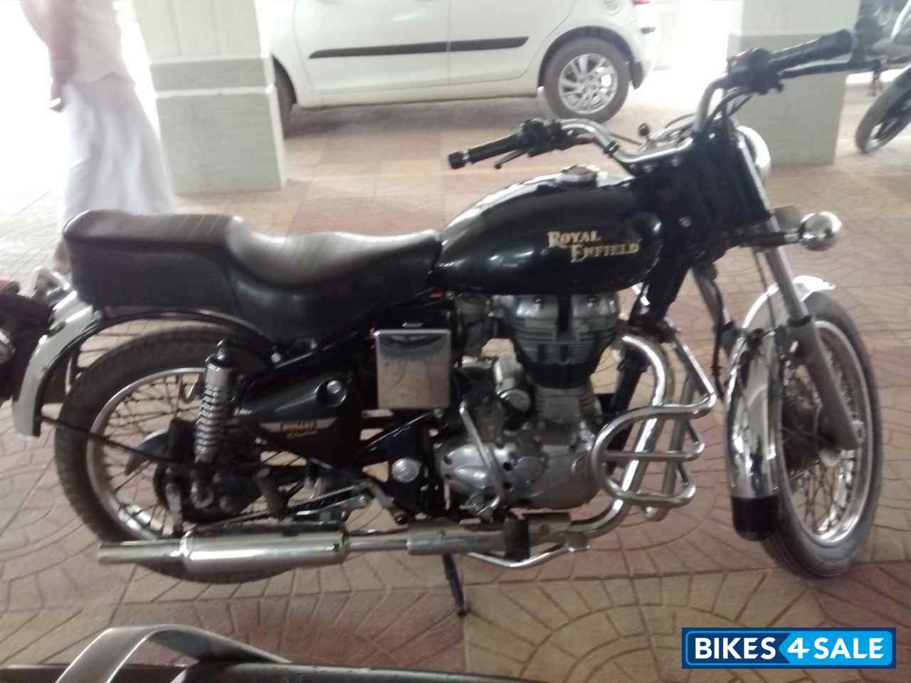 Black Royal Enfield Bullet Electra Twinspark