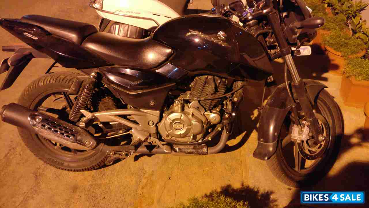 Black Bajaj Pulsar 180 DTSi