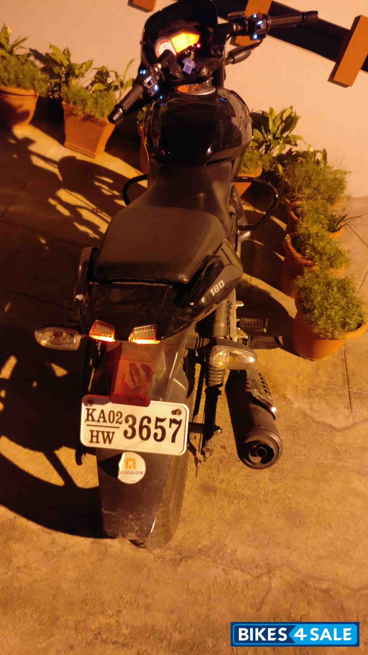 Black Bajaj Pulsar 180 DTSi