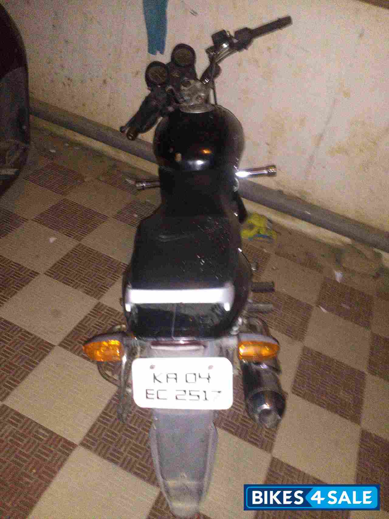 Black Bajaj Pulsar 180 Round Headlight