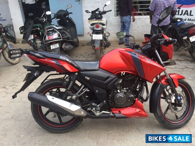 Red TVS Apache RTR 160