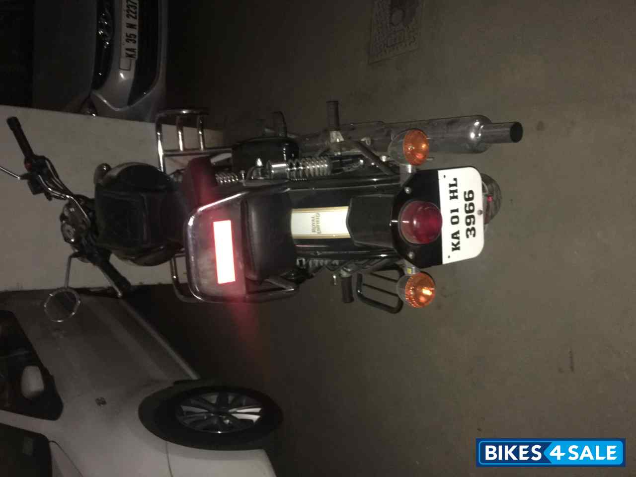 Black Royal Enfield Classic 500