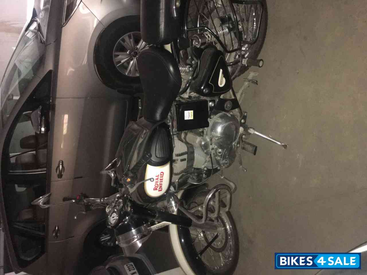 Black Royal Enfield Classic 500 Black Royal Enfield Classic 500