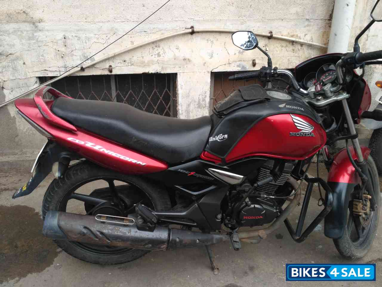 Red Honda CB Unicorn