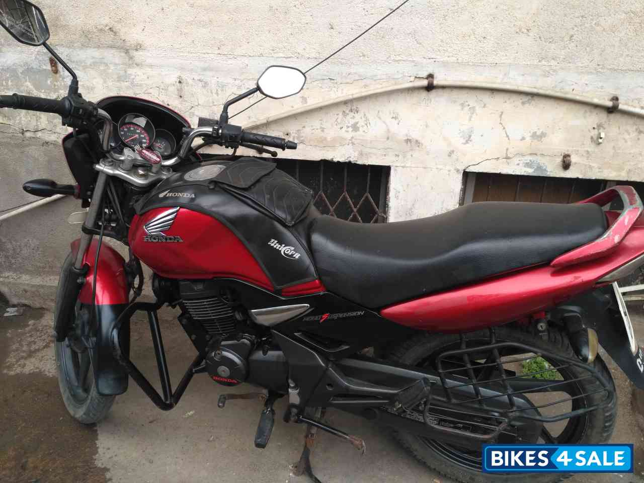 Red Honda CB Unicorn