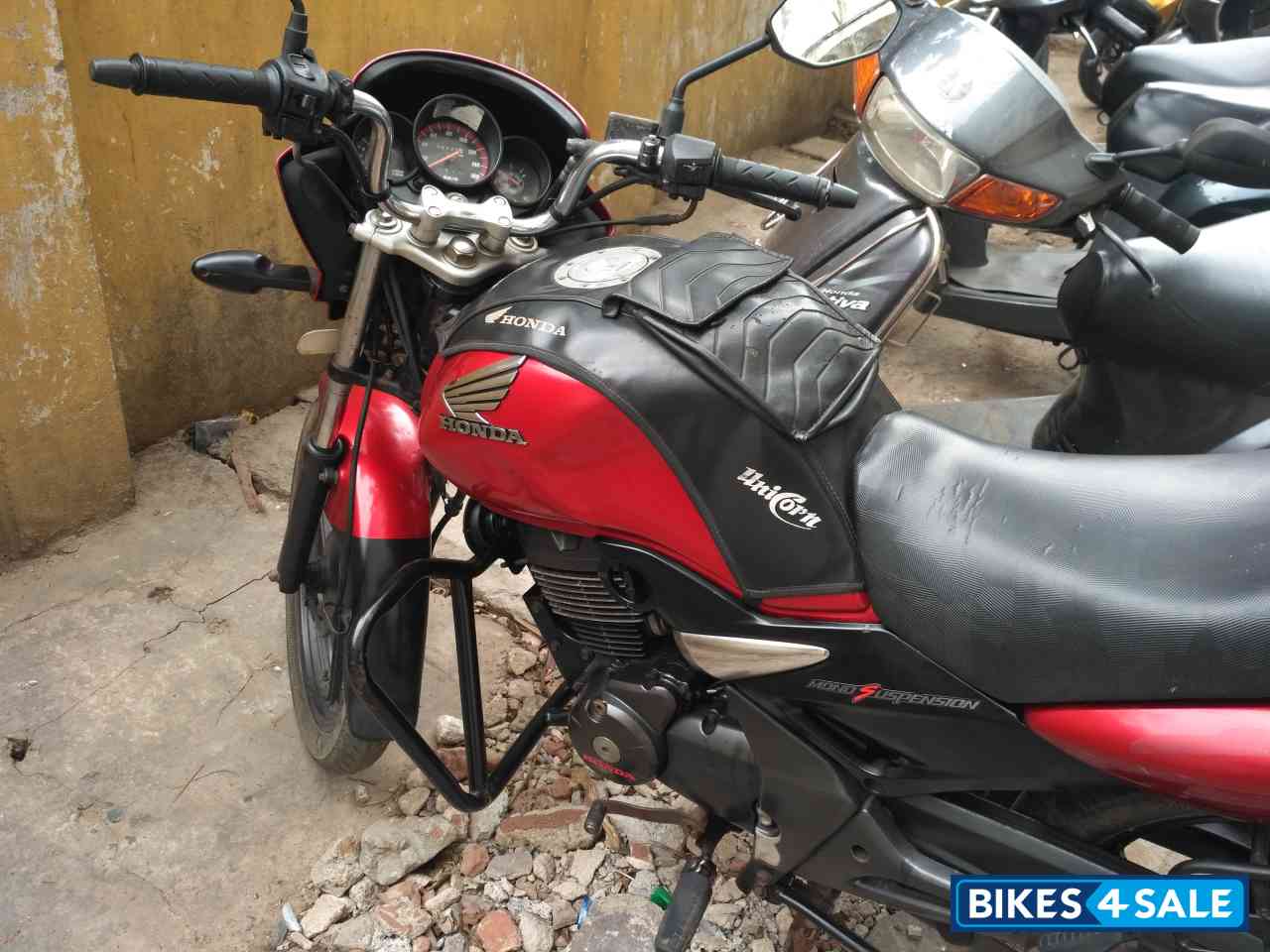 Red Honda CB Unicorn