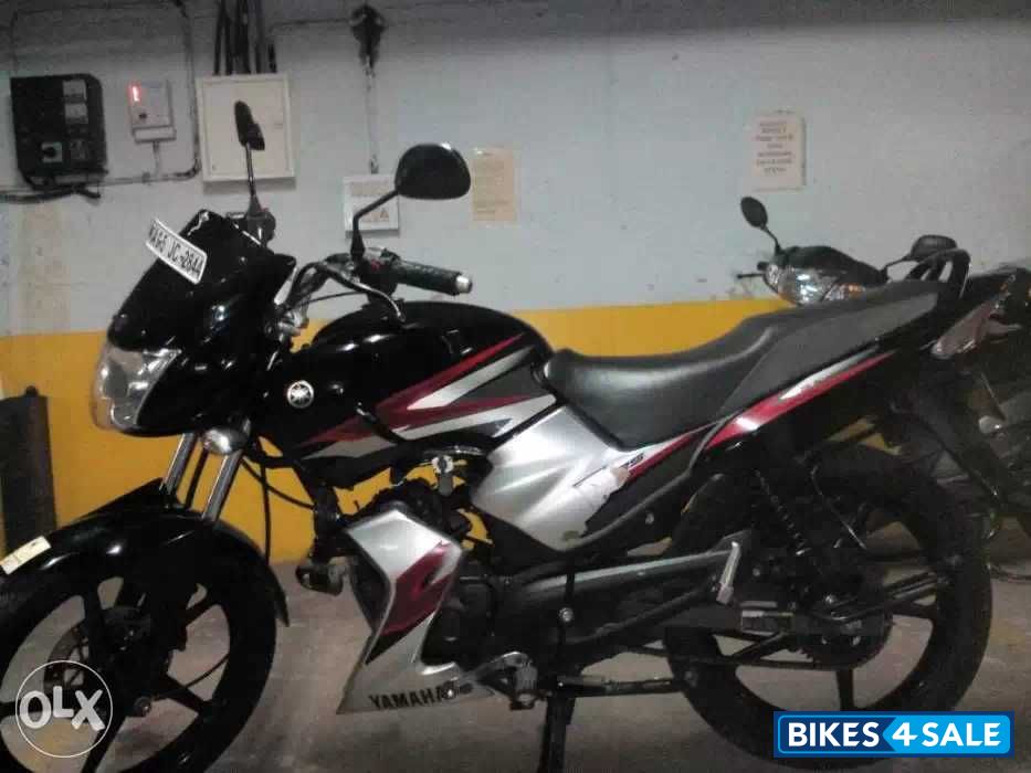 Black And Red Yamaha SS125