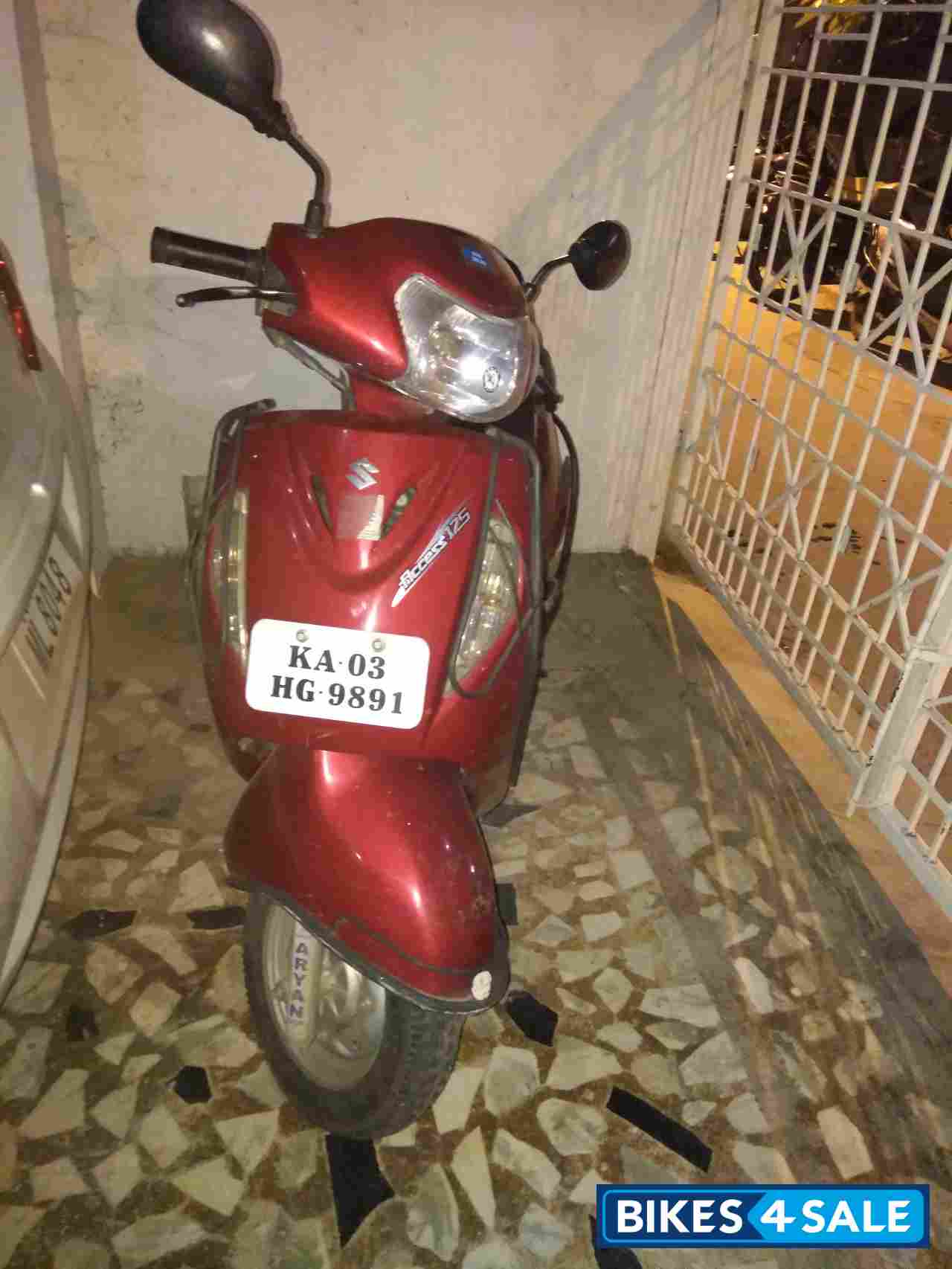 Red Suzuki Access 125