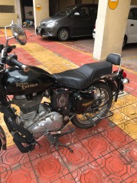 Black Royal Enfield Bullet Electra Twinspark