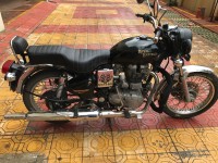 Black Royal Enfield Bullet Electra Twinspark