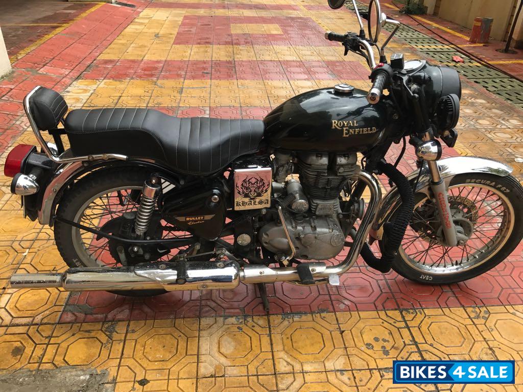 Black Royal Enfield Bullet Electra Twinspark