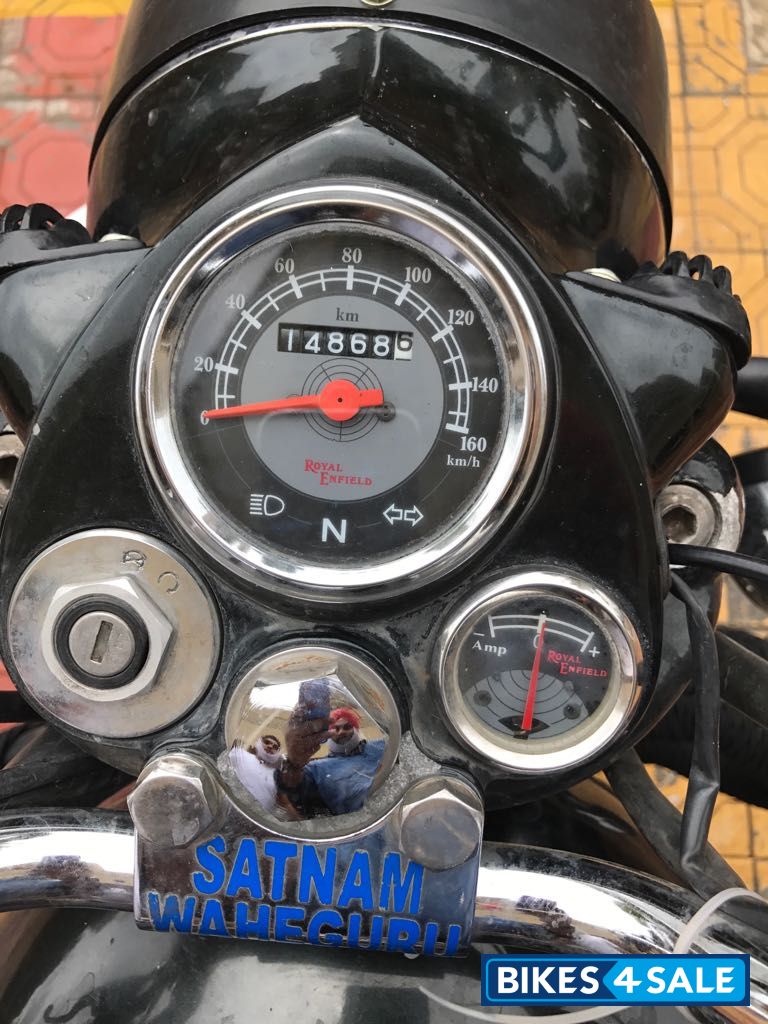 Black Royal Enfield Bullet Electra Twinspark