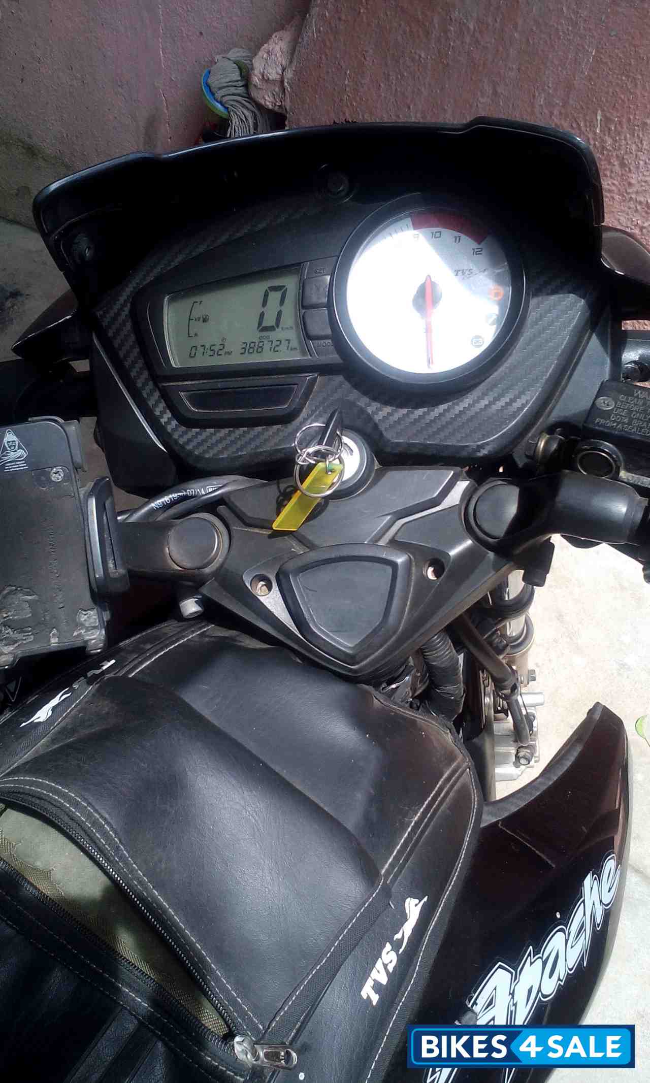 Black TVS Apache RTR 180