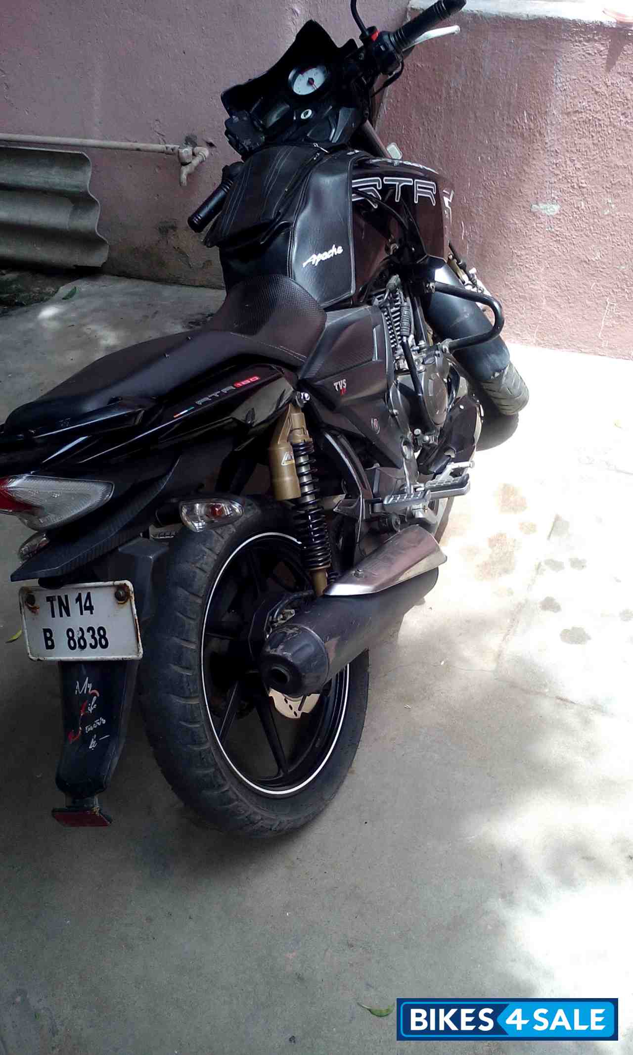 Black TVS Apache RTR 180