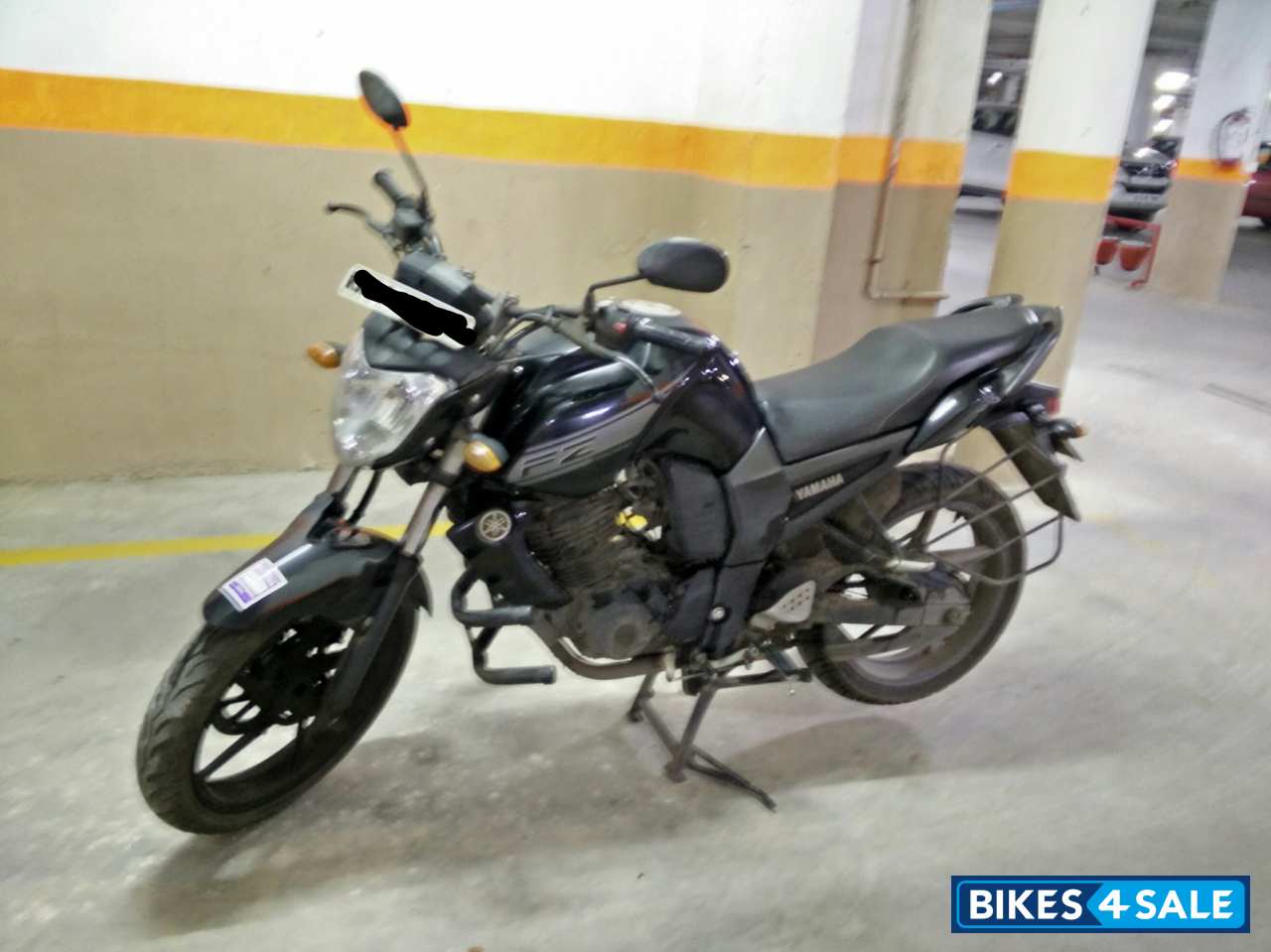 Black Yamaha FZ16