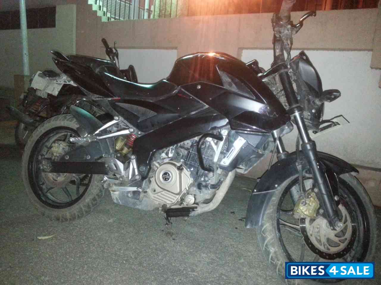 Black Bajaj Pulsar 200 NS