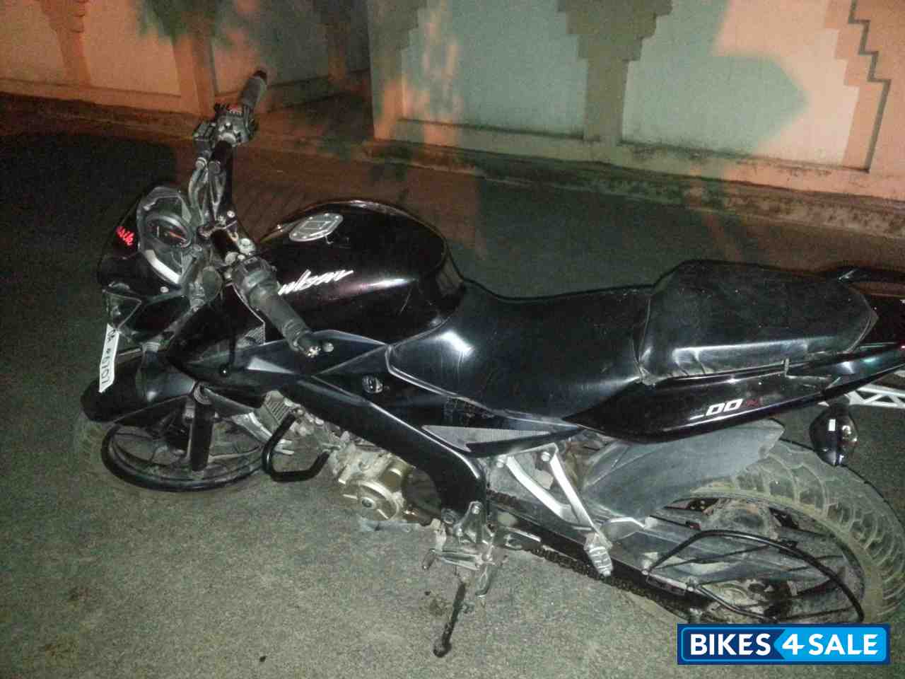 Black Bajaj Pulsar 200 NS
