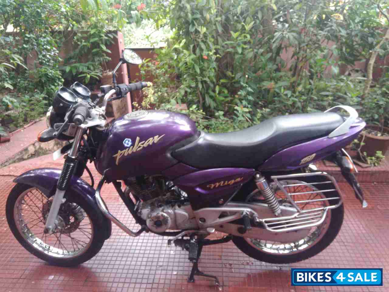 Purple Bajaj Pulsar 150 Round Headlight Picture 2. Bike ID 148423. Bike