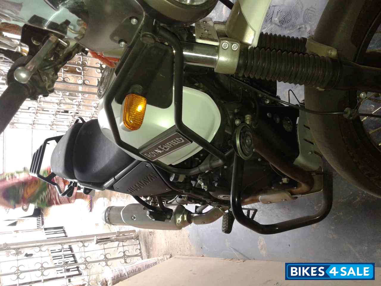 Snow White Royal Enfield Himalayan