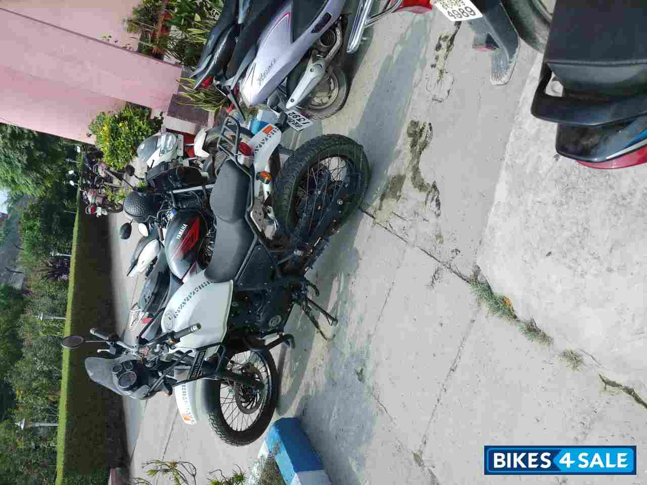 Snow White Royal Enfield Himalayan Snow White Royal Enfield Himalayan