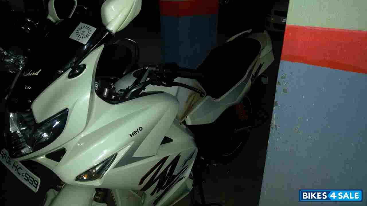 White Hero Karizma ZMR