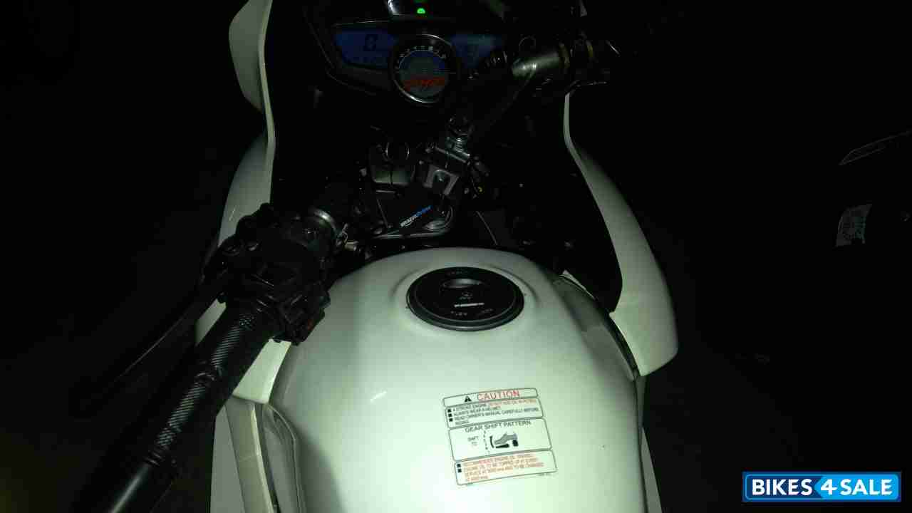 White Hero Karizma ZMR