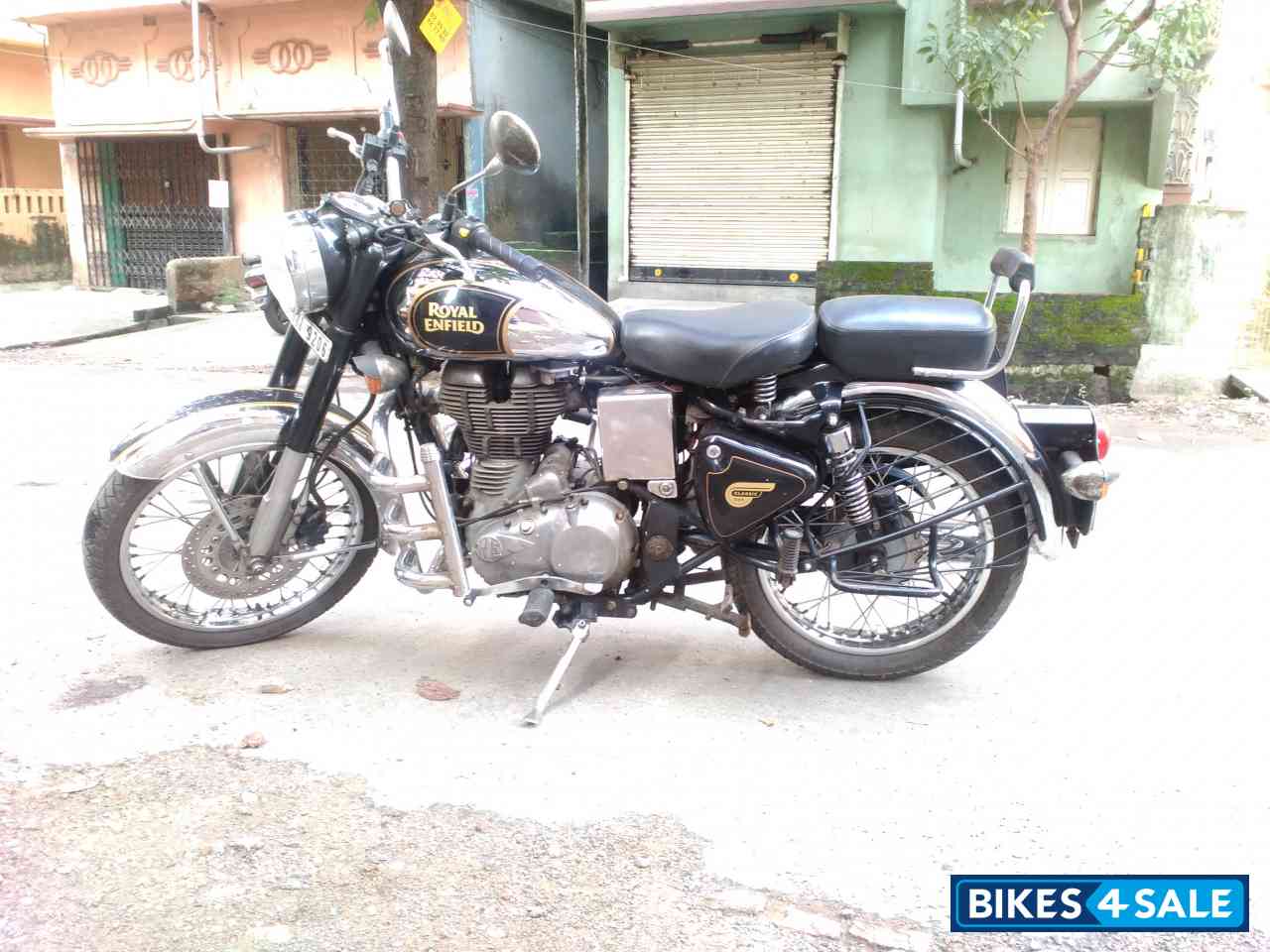 Black Royal Enfield Classic Chrome