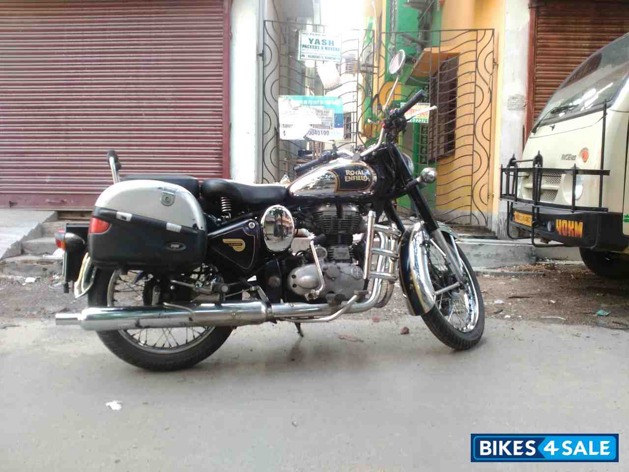 Black Royal Enfield Classic Chrome