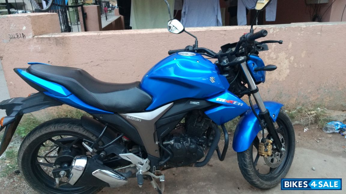 Blue Suzuki Gixxer 150