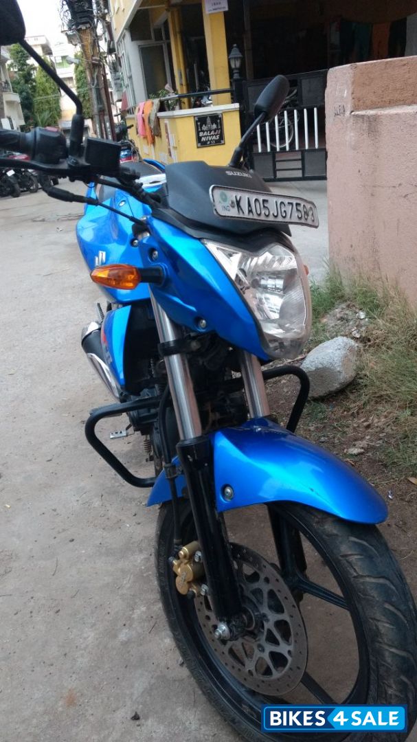 Blue Suzuki Gixxer 150