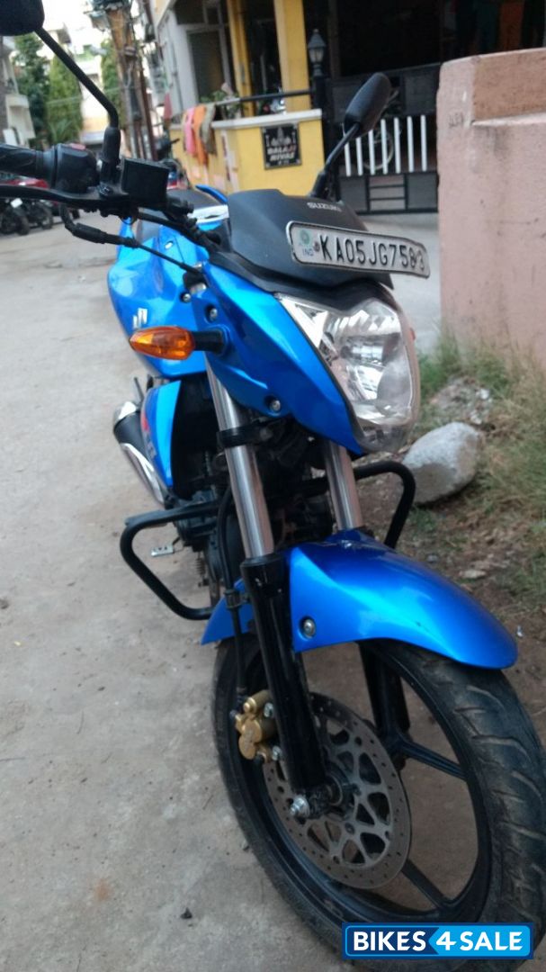 Blue Suzuki Gixxer 150