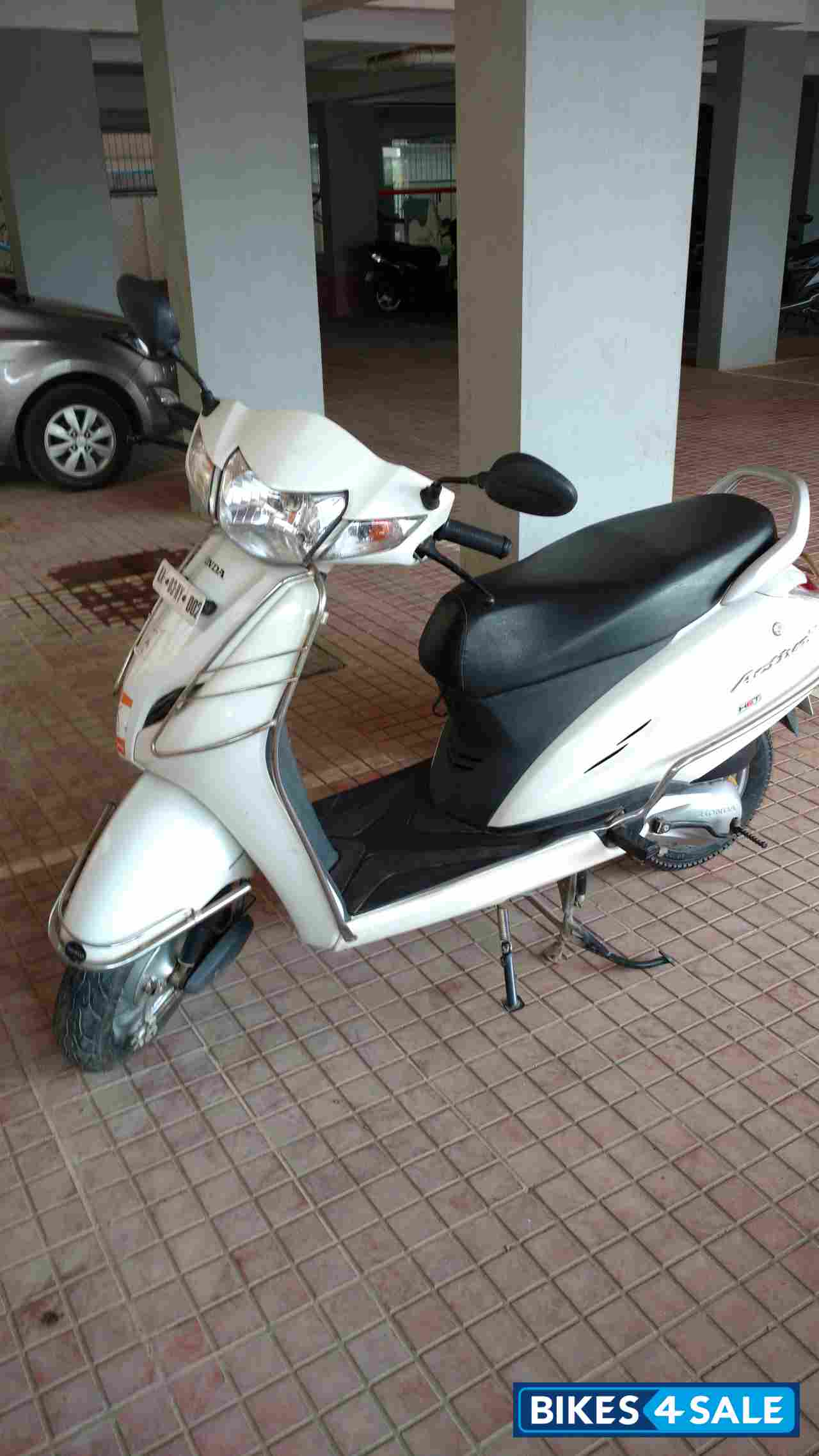 P A White Honda Activa 3G P A White Honda Activa 3G