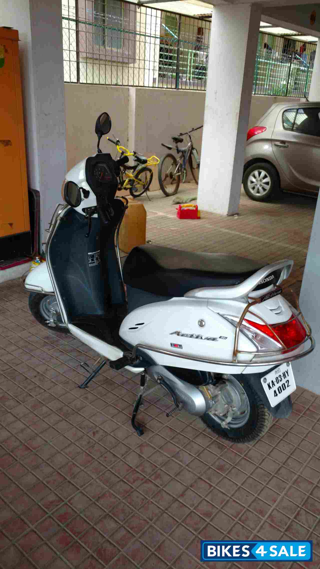 P A White Honda Activa 3G P A White Honda Activa 3G