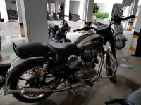 Classic Black Royal Enfield Classic Chrome