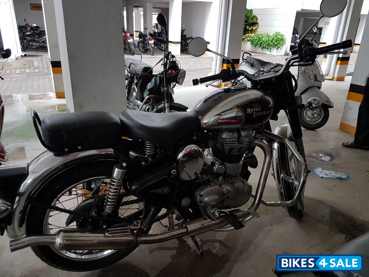 Classic Black Royal Enfield Classic Chrome Classic Black Royal Enfield Classic Chrome