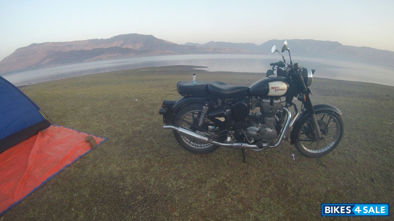 Black Royal Enfield Classic 350