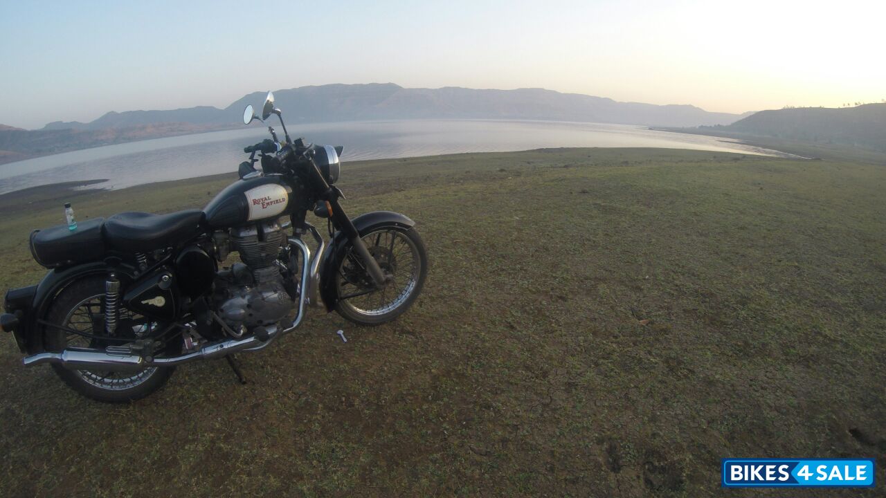 Black Royal Enfield Classic 350