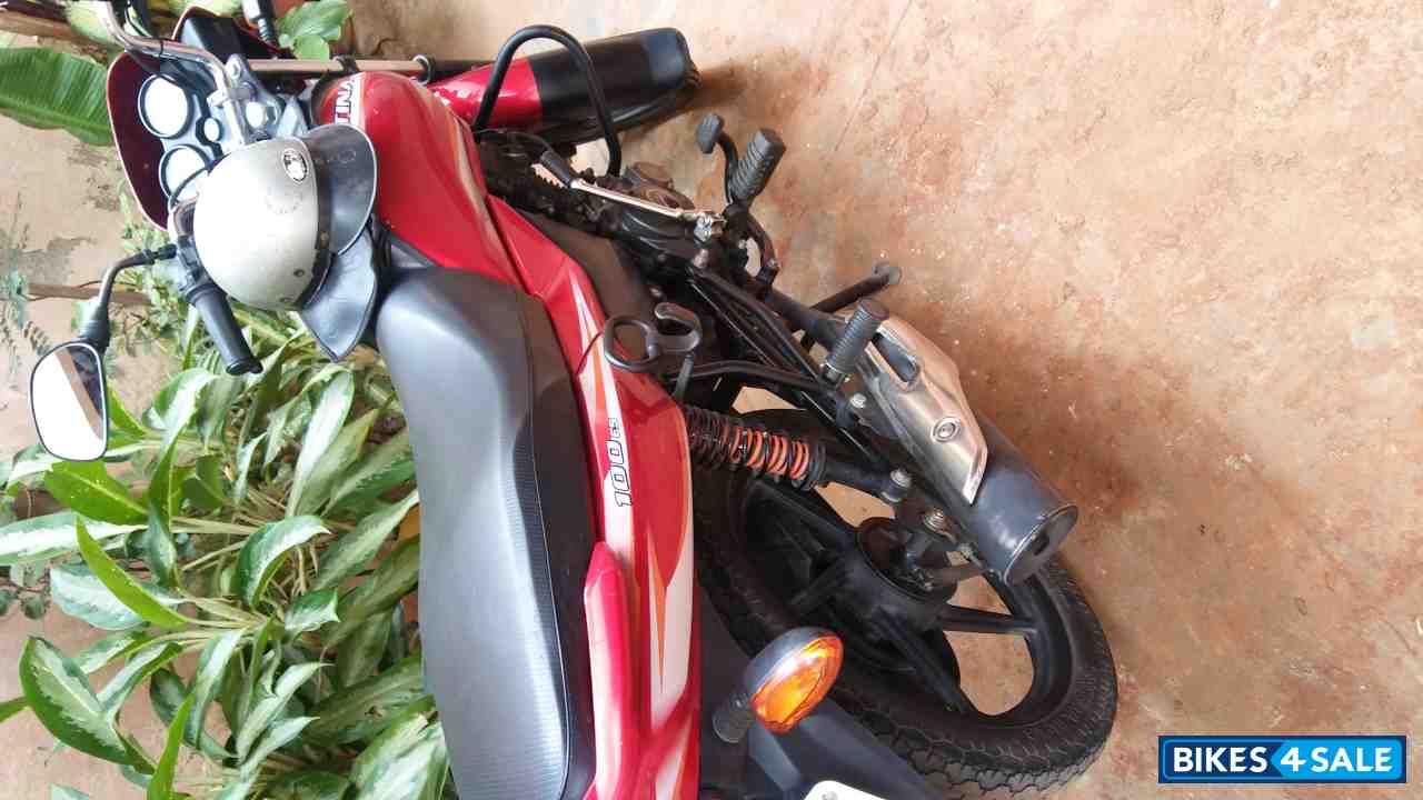 Red Bajaj Platina 100