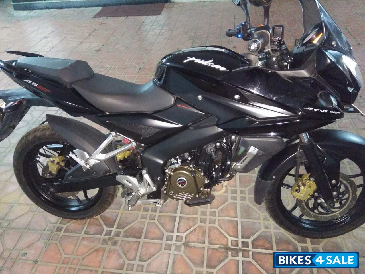 Black Bajaj Pulsar AS 200