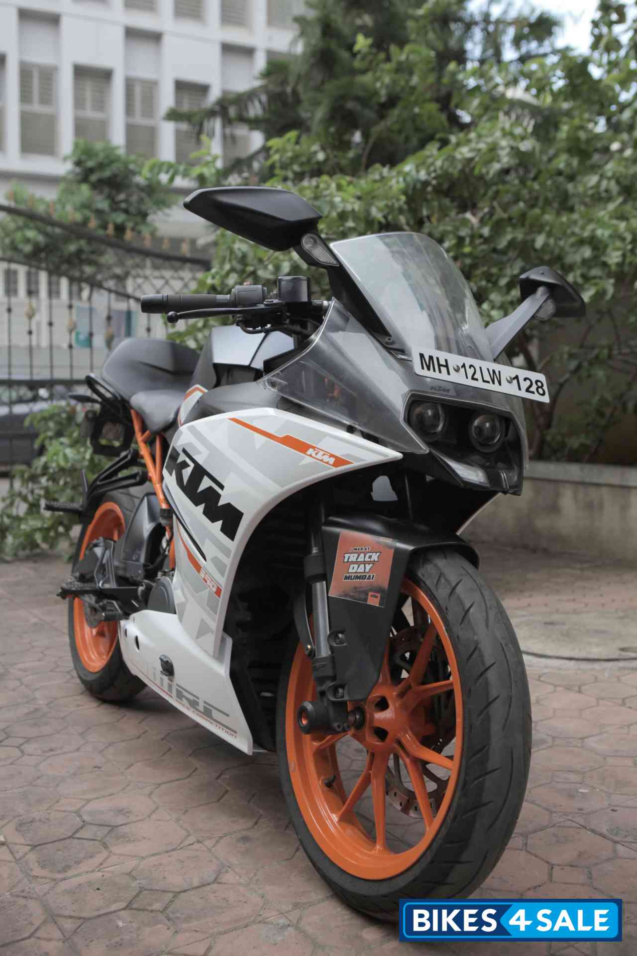 Black And White KTM RC 390