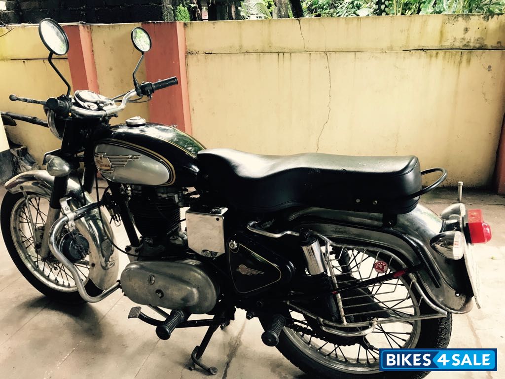 Black Royal Enfield Bullet Standard 350